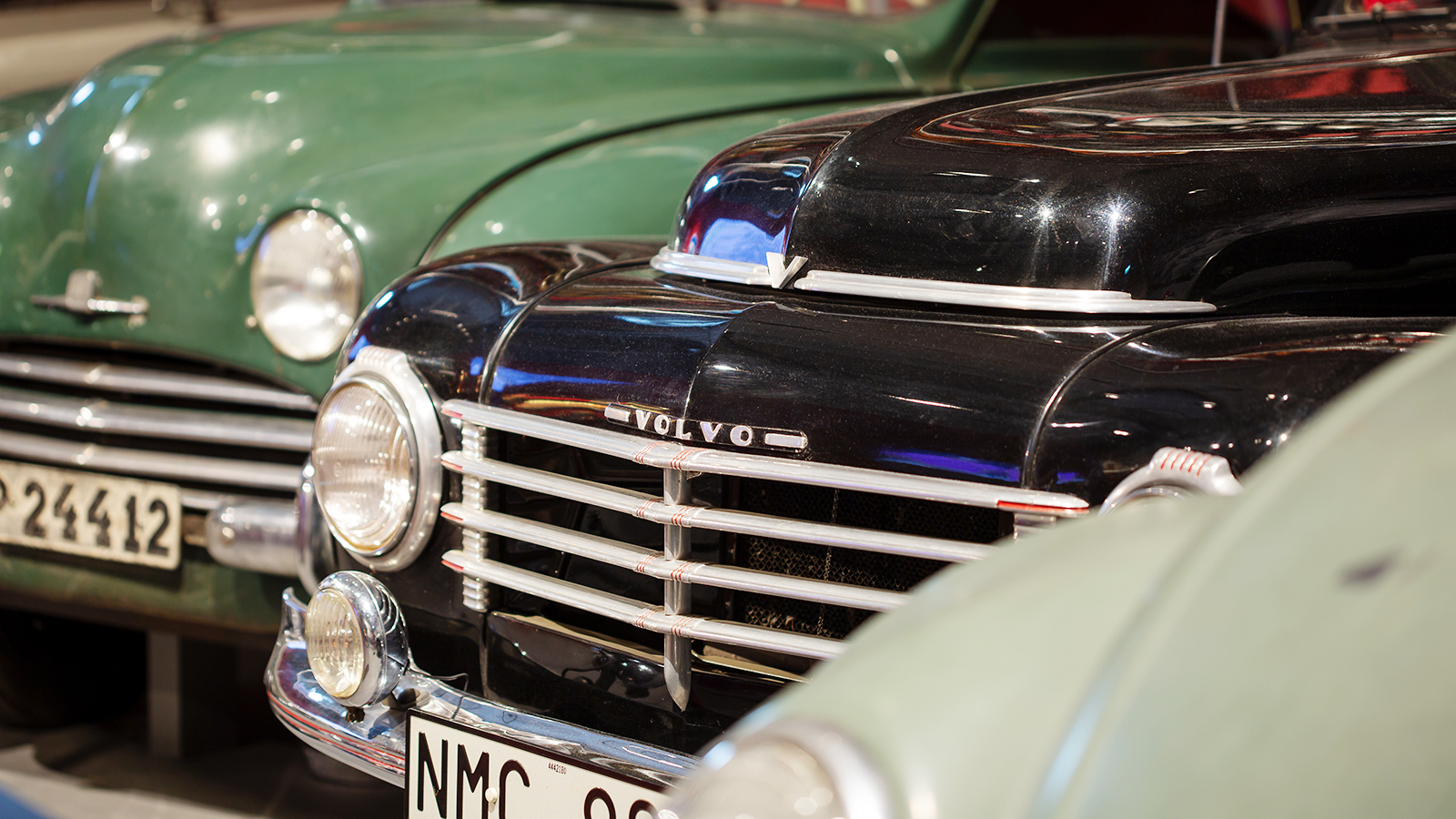 Närbild på svart bil